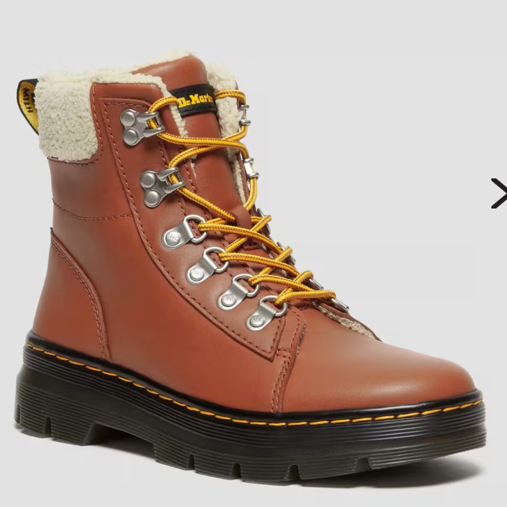 NWT Dr. Martens Combs Faux Fur-Lined Boots, Women’s Size 7